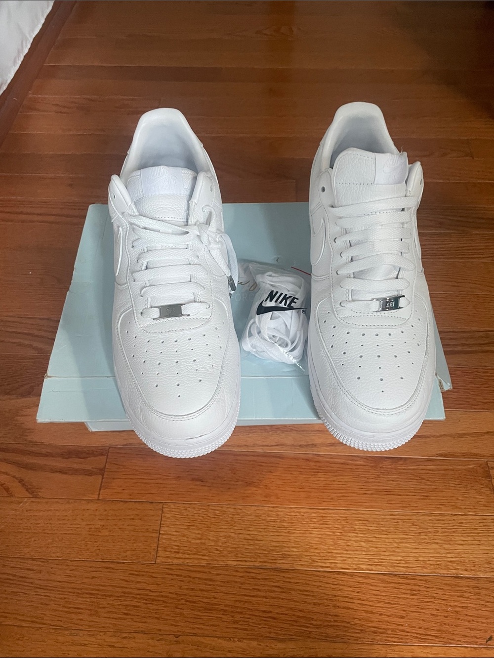 Nike Men White Leather Low-Top Sneakers